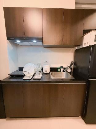 Cozy Condo w/ Hotel Luxury Vibe - Aurora Escalades Apartment in Quezon City