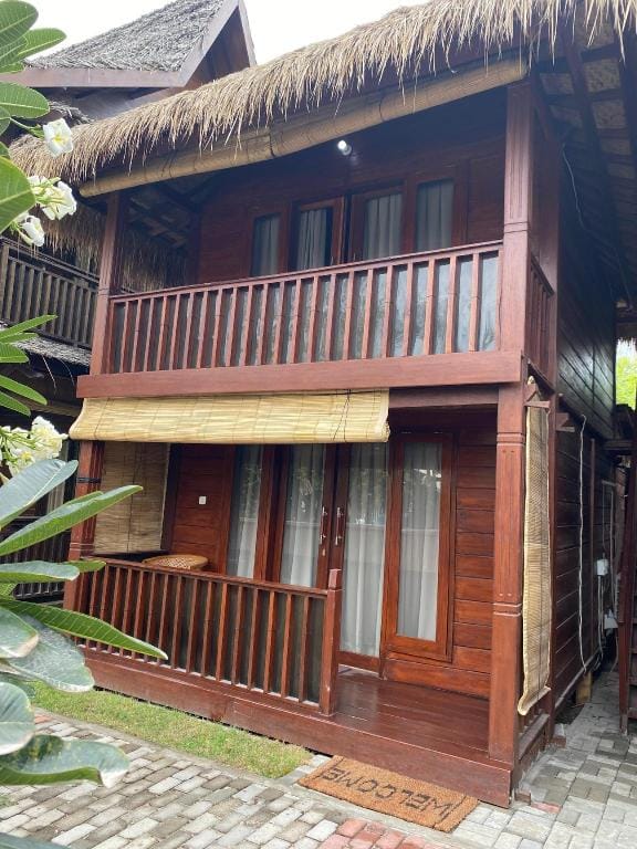 Q'Pelagos Sunset Bungalow Hotel in Pemenang