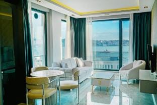 Junior Suite Sea View King Apartment in Istanbul
