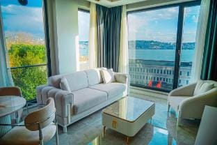 Junior Suite Sea View King Apartment in Istanbul