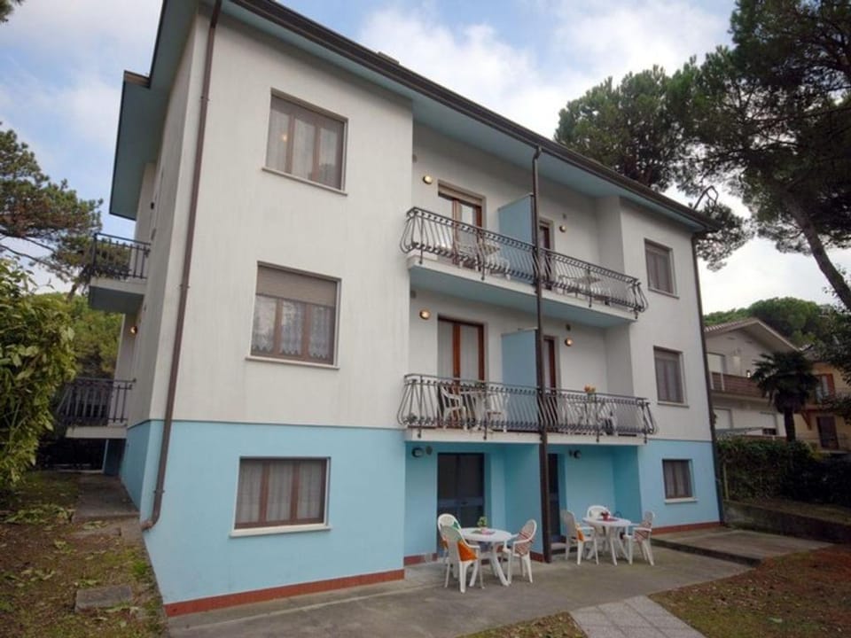 Central apartment nestled in the greenery of a pine forest Hotel in Lignano Sabbiadoro