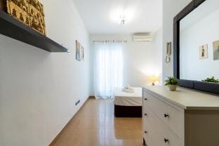 Charming Apartment in El Arenal, Sevillas Heart Apartment in Seville
