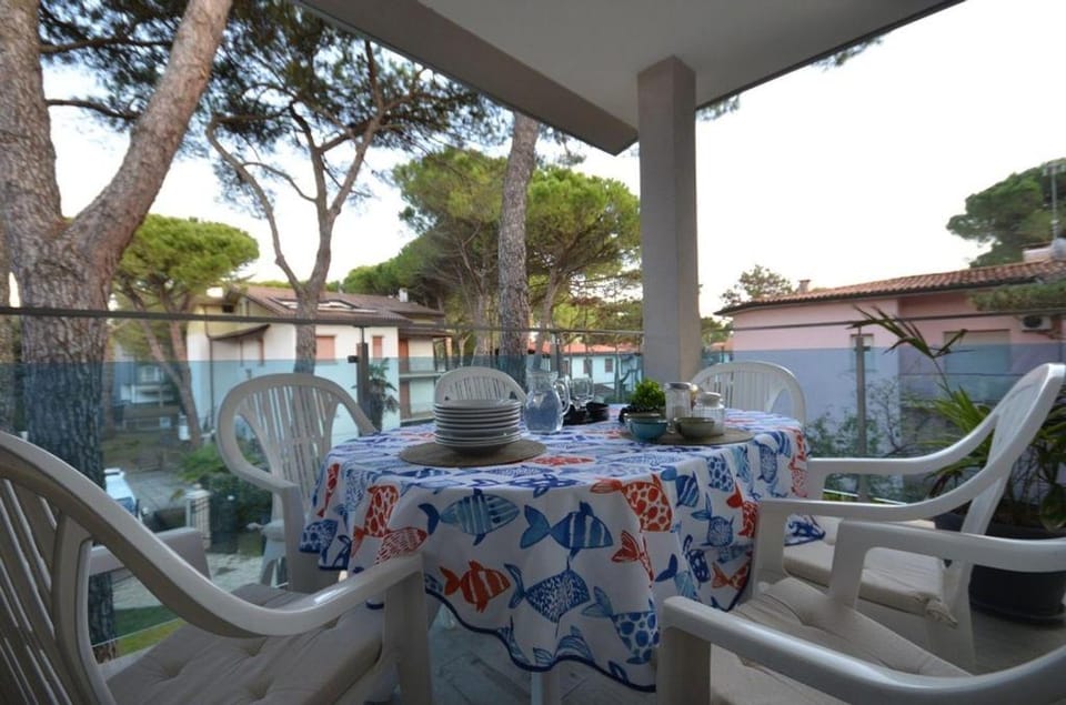 Fully equipped flat in a pinewood area with swimming pool Hotel in Lignano Sabbiadoro