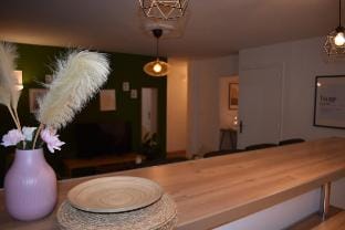 Charming & Cozy 3 Bedroom - Villeurbanne Apartment in Villeurbanne