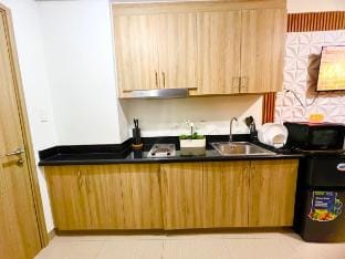 Home ADV Moa Pool View Shore 2 Residences Apartment in Pasay