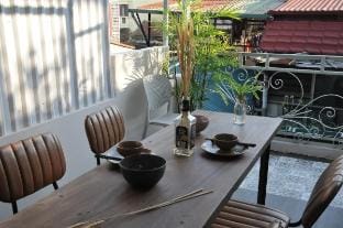 EntireApt for 4BR & 4WC only 10m to Hoan Kiem Lake Vacation rental in Hanoi