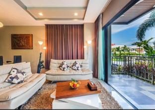 Chalong Miracle Lakeview Suites Apartment in Chalong