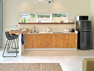 New Beachfront Home with Pool, Ao Yon Beach Phuket Apartment in Wichit