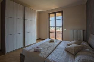Spacious villa over two floors, amazing view and private garden for 10 guests Villa in Lake Garda