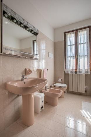 Spacious villa over two floors, amazing view and private garden for 10 guests Villa in Lake Garda