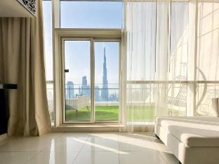 Panoramic Burj Khalifa View Luxury Penthouse 1BR Vacation rental in Dubai