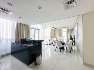 Panoramic Burj Khalifa View Luxury Penthouse 1BR Vacation rental in Dubai