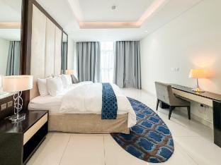 Panoramic Burj Khalifa View Luxury Penthouse 2BR Vacation rental in Dubai