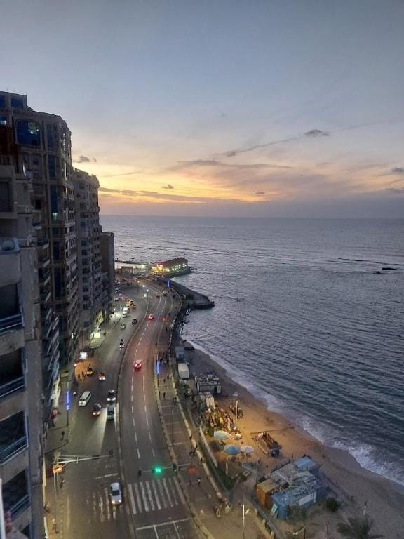 شقه فارهة للبحر مباشرة Apartment in Alexandria