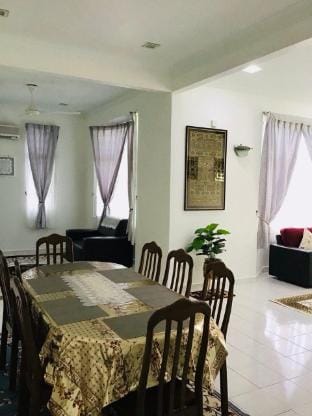 HOMESTAY CHE PUAN Darulaman Height Vacation rental in Kedah
