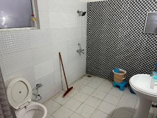 Elegant Stay nearby Airport Apartment in Lucknow