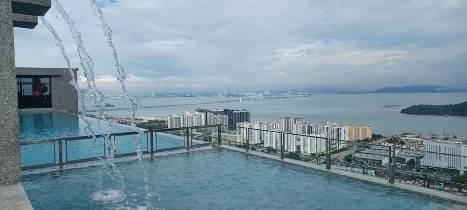 Stylish Iconic Regency #Queensbay Mall#FIZ#Airport Apartment in Bayan Lepas