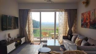 Bright 2BHK Apartment Sunset cove by Earthyrooms Apartment in Goa, India