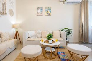 Little Havana 1BR Apt White Cove by Earthyrooms Vacation rental in Candolim