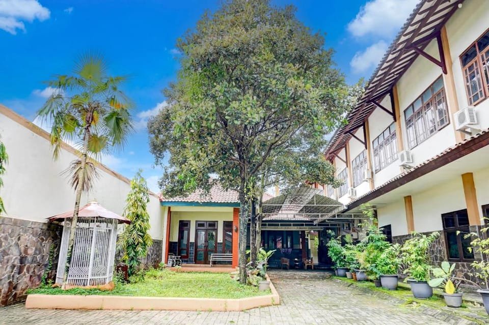 Collection O Pekalongan Near Pasar Batik Setono Formerly Hotel Jayadipa Hotel in Indonesia