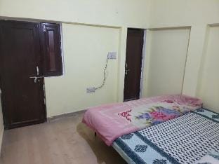 Full flat available for rent Vacation rental in Uttar Pradesh