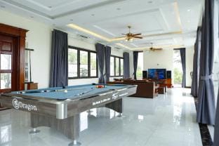 TẢN ĐÀ LAKESIDE BA VÌ 4 PHÒNG NGỦ  Villa in Laos