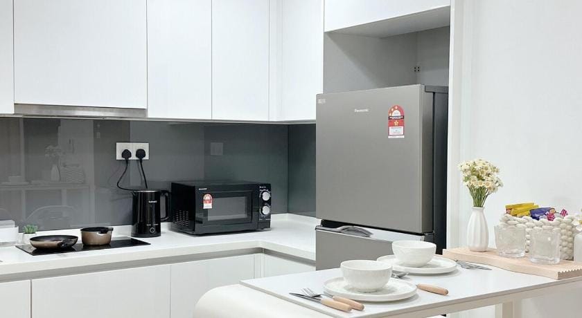 Almas Suites, Puteri Habour Netflix, Free Snack Apartment in Johor