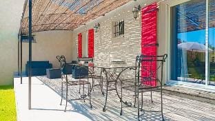 Aillan Hervé Independent house with swimming pool Vacation rental in Provence-Alpes-Côte d'Azur