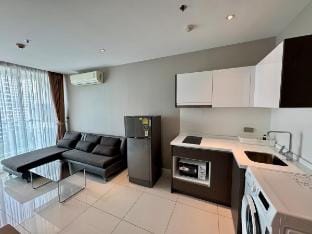 The Point Pratumnak 1-Bedroom by PSR Apartment in Pattaya City