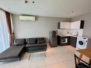 The Point Pratumnak 1-Bedroom by PSR Apartment in Pattaya City