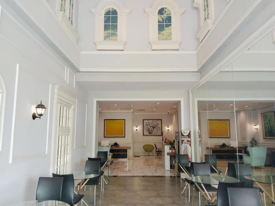 Amerta Room Metropolitan Park powered by Cocotel Hotel in West Java