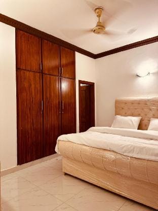 F10 Daily weekly monthly basis royal sweet Apartment in Islamabad