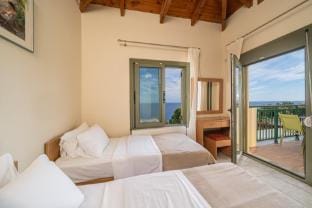 Villa Dinos with swimming pool Villa in Cephalonia