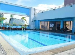 Romantic Suite across Greenbelt Mall Apartment in Pasay