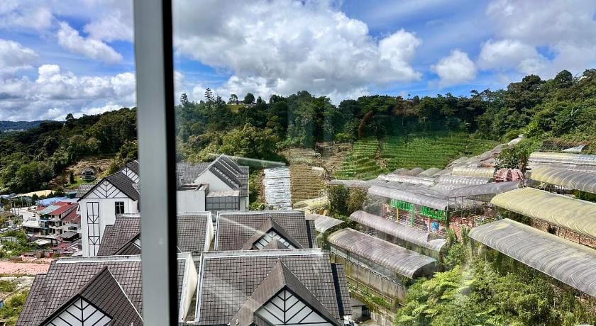 Emerald Avenue Brinchang Muji style Hotel in Brinchang
