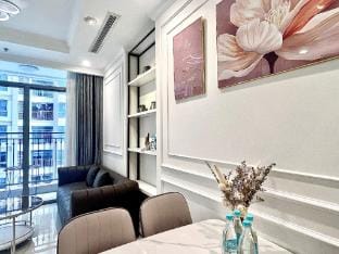 LUNA Luxury Residence - Vinhomes Landmark Apartment in Ho Chi Minh City