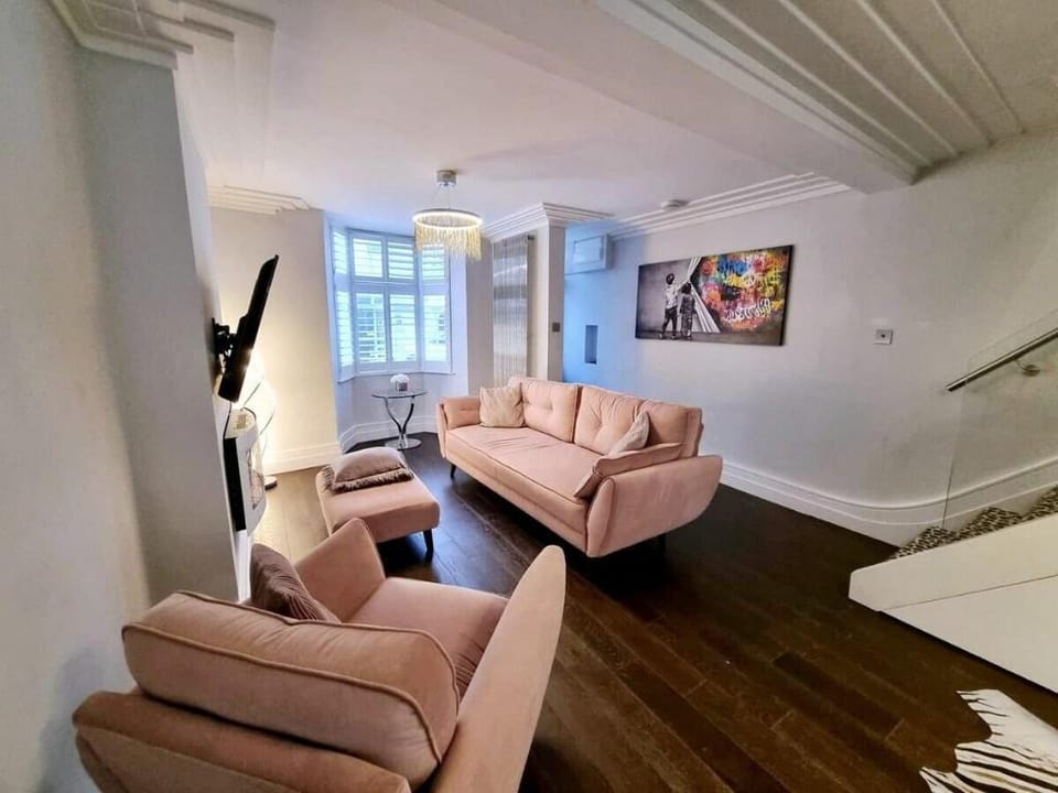 Brighton Cottage by the Sea Apartment in Hove