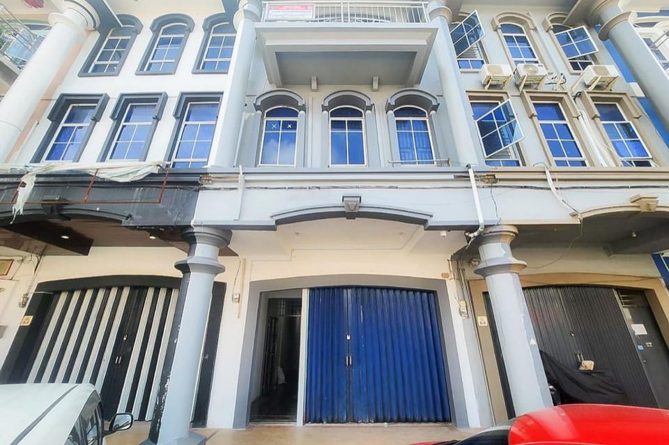 Urbanview Hotel near DC Mall Crown Homestay Batam Hotel in Riau Islands, Indonesia