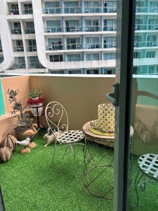 Beachview Apartment in Parañaque-Azure Apartment in Paranaque