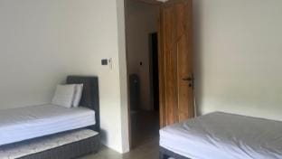 VILLA ACI CEMAGI Villa in Kediri