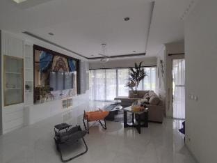 Geon Villa Tangerang Vacation rental in West Java