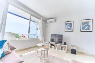 Private room/toilet in SHARED APARTMENT near beach Vacation rental in Serra de Tramuntana