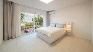 Gyeongju Road 207 Private Pension Bed and Breakfast in South Korea