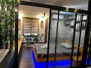 Tropical Industrial Vibe  Apartment in Muntinlupa