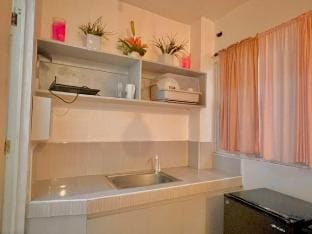 Pink room in Sharon’s apartment, Cebu Vacation rental in Cebu City