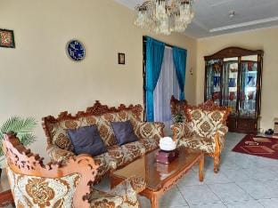 Cozy, Quiet and Clean Home Vacation rental in Cisarua