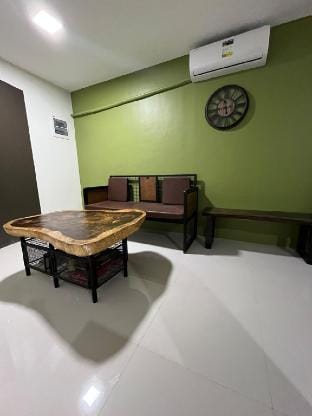 New: Wood and Leaf Lodge Vacation rental in Calabarzon