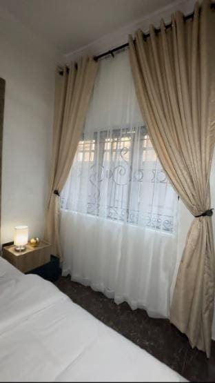 TechSphere Apartment: 10 Mins Drive to Airport Apartment in Lagos