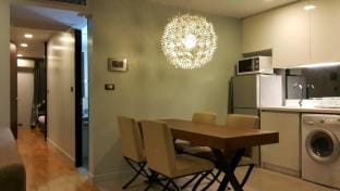Luxury&Cozy 2BR DowntownWalk2BTS GigabyteWI-FI Apartment in Bangkok