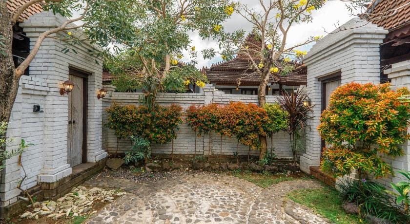 Sakya Villa Canggu By Bali Cabin Hotel in North Kuta